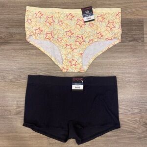 Women's Star Print and Black Boyshorts Set